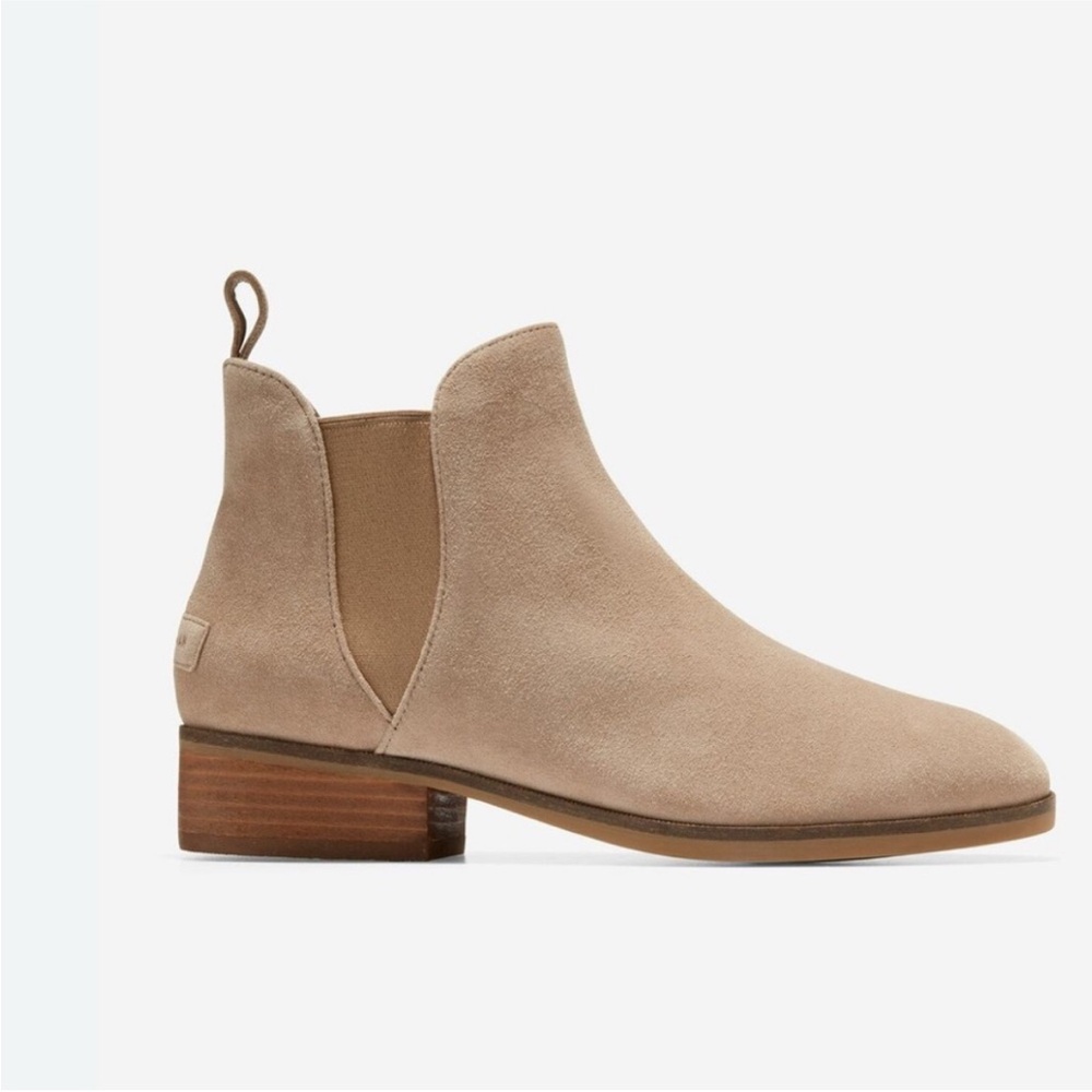Cole Haan Laina Suede Chelsea Bootie Size 8 boots nubuck
